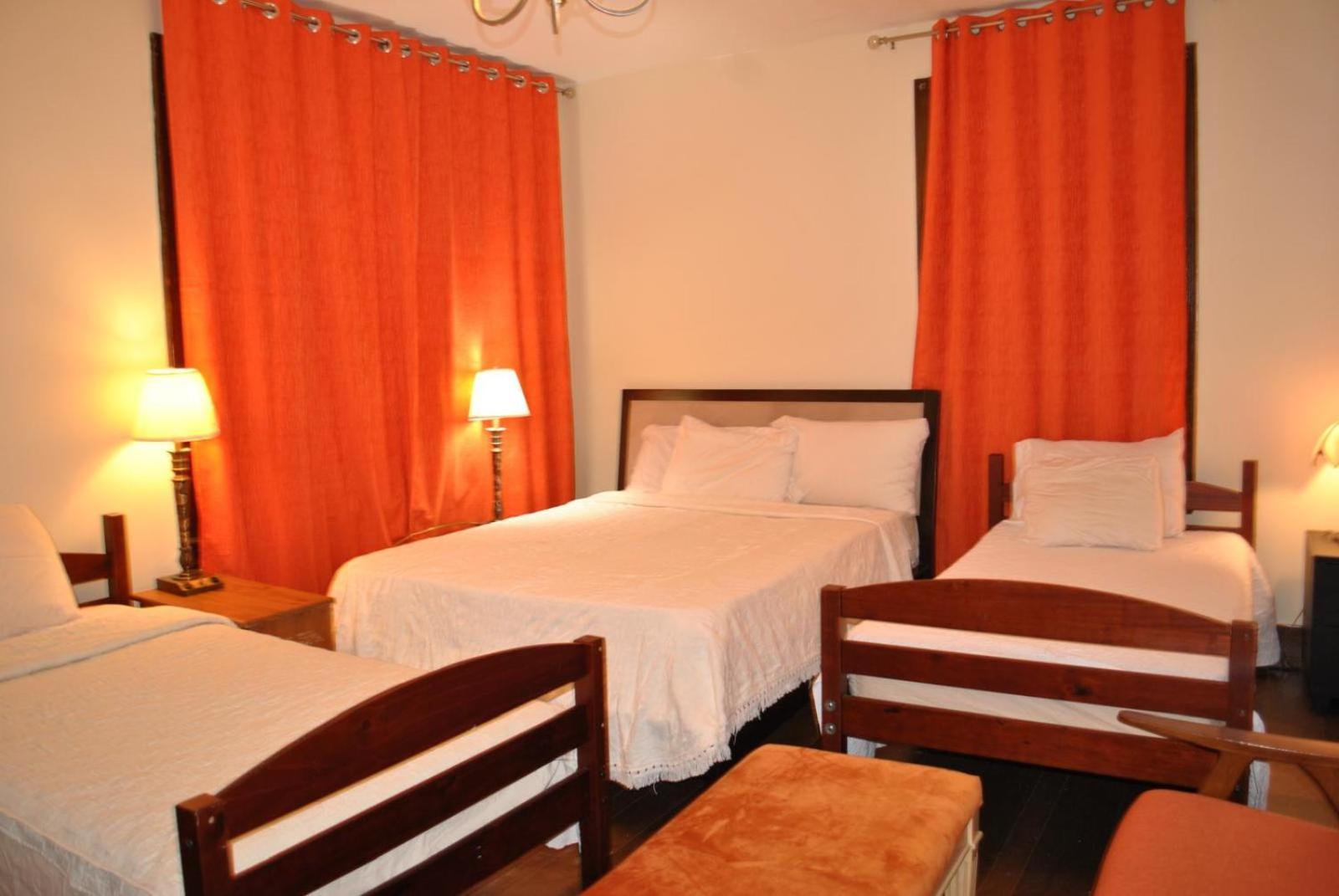 Family Guest House Newark Bagian luar foto