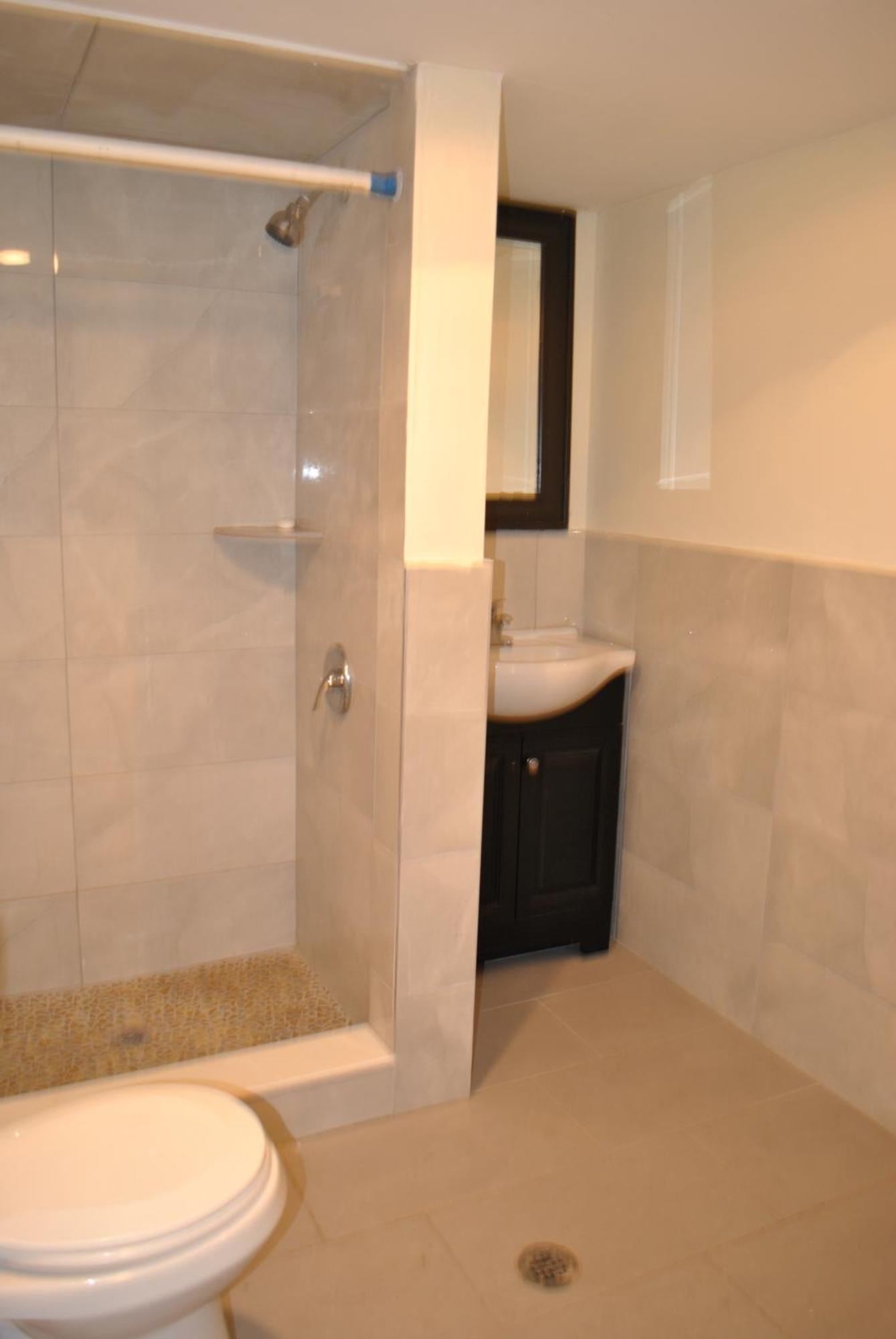 Family Guest House Newark Bagian luar foto
