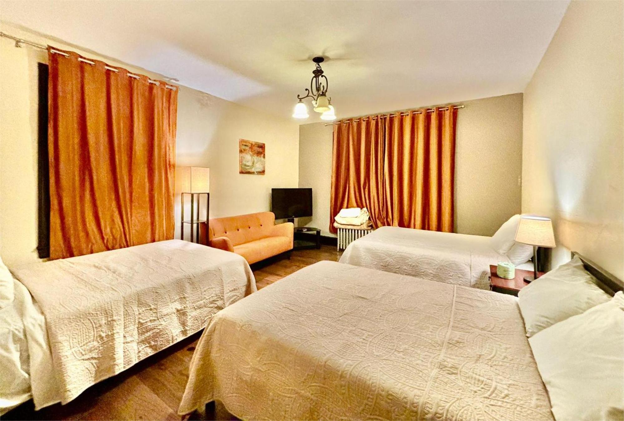 Family Guest House Newark Bagian luar foto