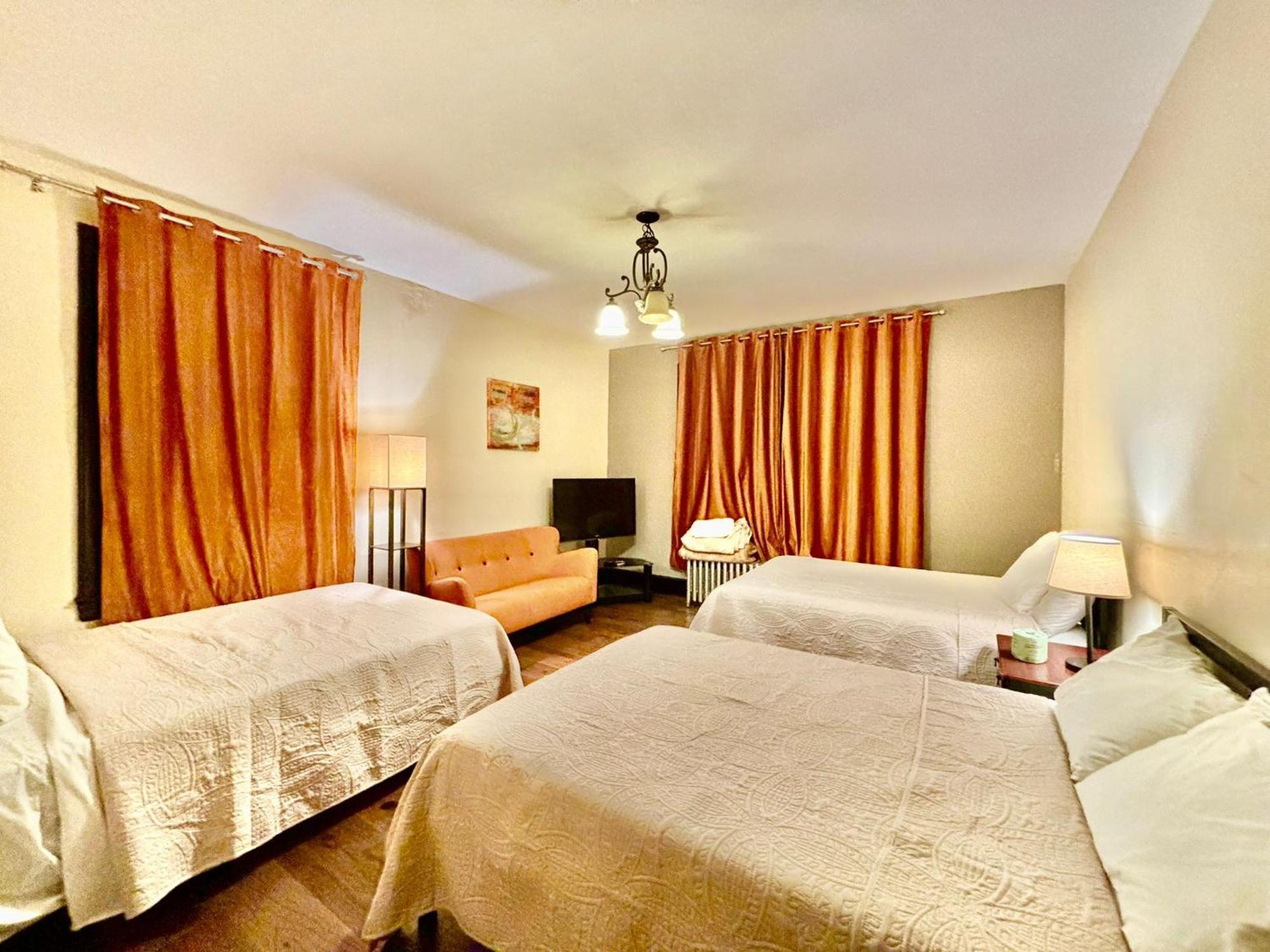 Family Guest House Newark Bagian luar foto